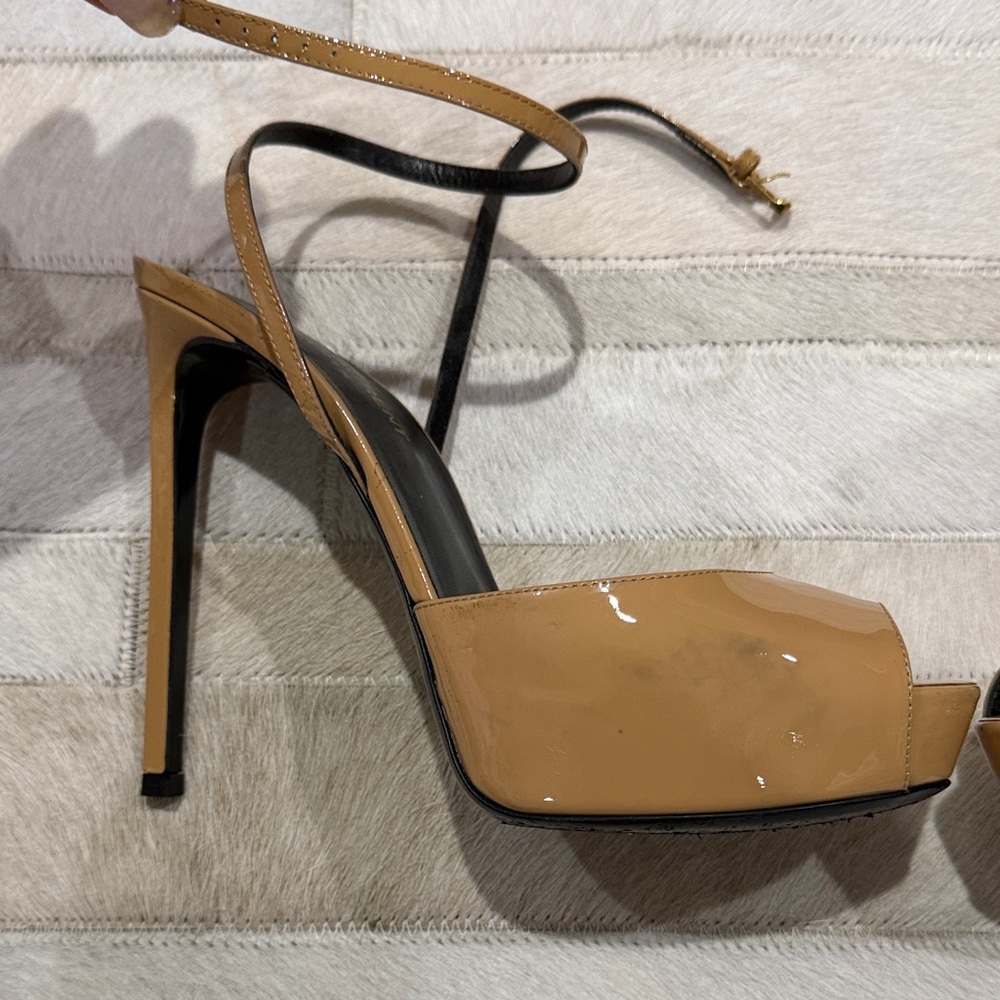 Saint Laurent Nude Patent Leather Platform Peep-Toe Slingback Heels - Picture 3 of 16